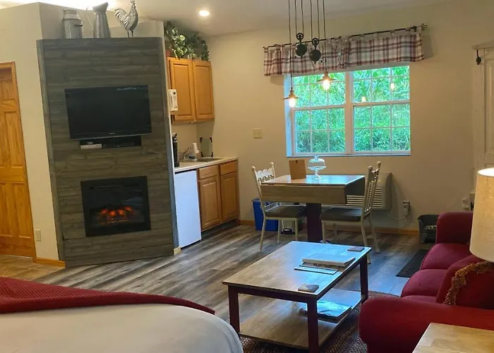 Hawk Valley Retreat & 4* Galena