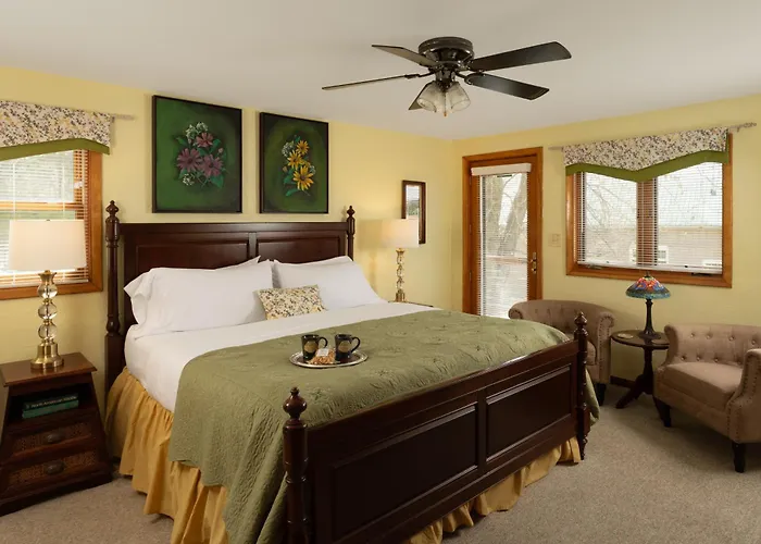Hawk Valley Retreat & Bed & Breakfast Galena