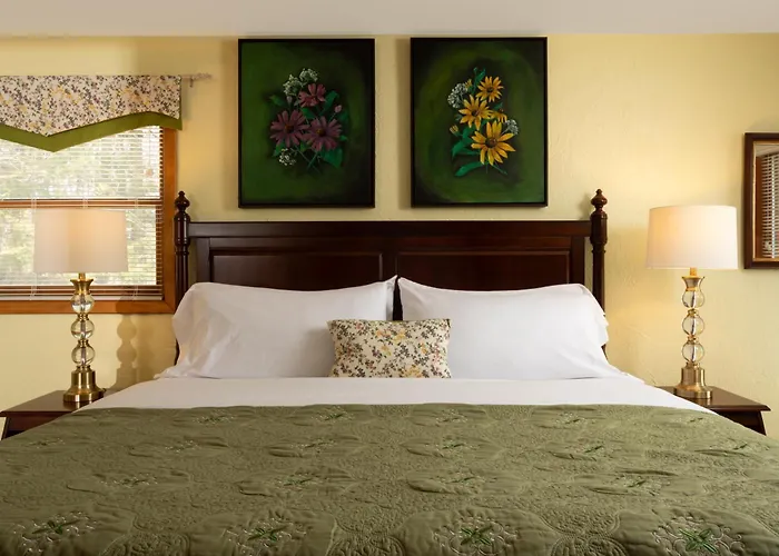 Bed & Breakfast Hawk Valley Retreat &