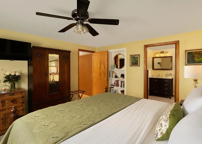 Hawk Valley Retreat & Bed & Breakfast 4*