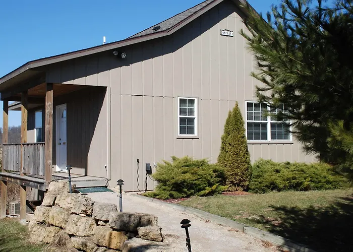 Hawk Valley Retreat & Galena