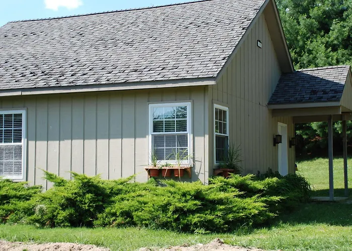 Hawk Valley Retreat & Bed & Breakfast Galena
