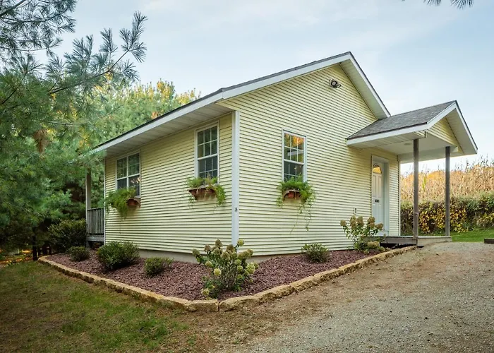 Hawk Valley Retreat & Bed & Breakfast 4*