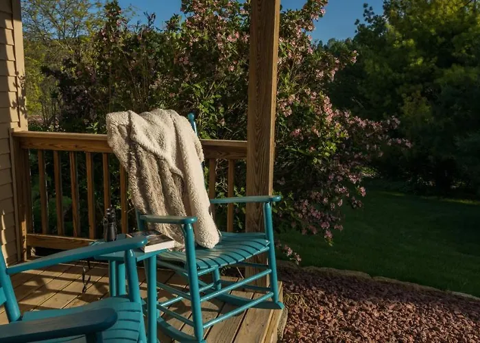 Hawk Valley Retreat & 4* Galena