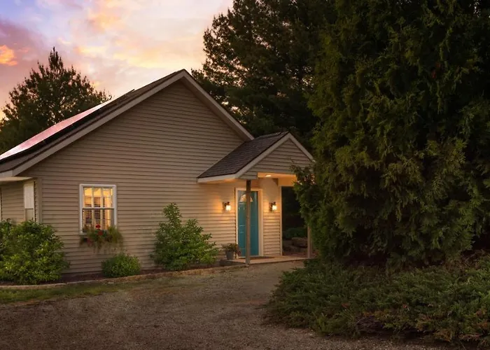 Hawk Valley Retreat & Bed & Breakfast 4*