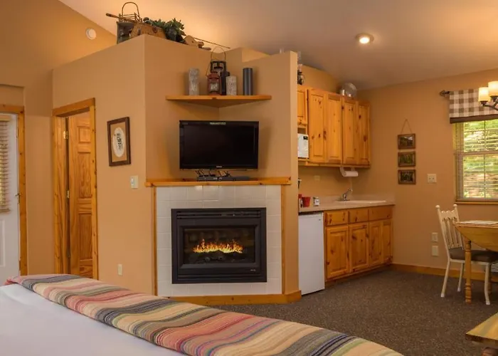 Hawk Valley Retreat & 4* Galena