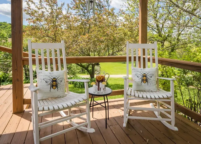 Hawk Valley Retreat & 4*